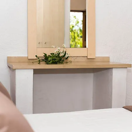 Ξενοδοχείο με διαμερίσματα Aspro Χερσόνησος